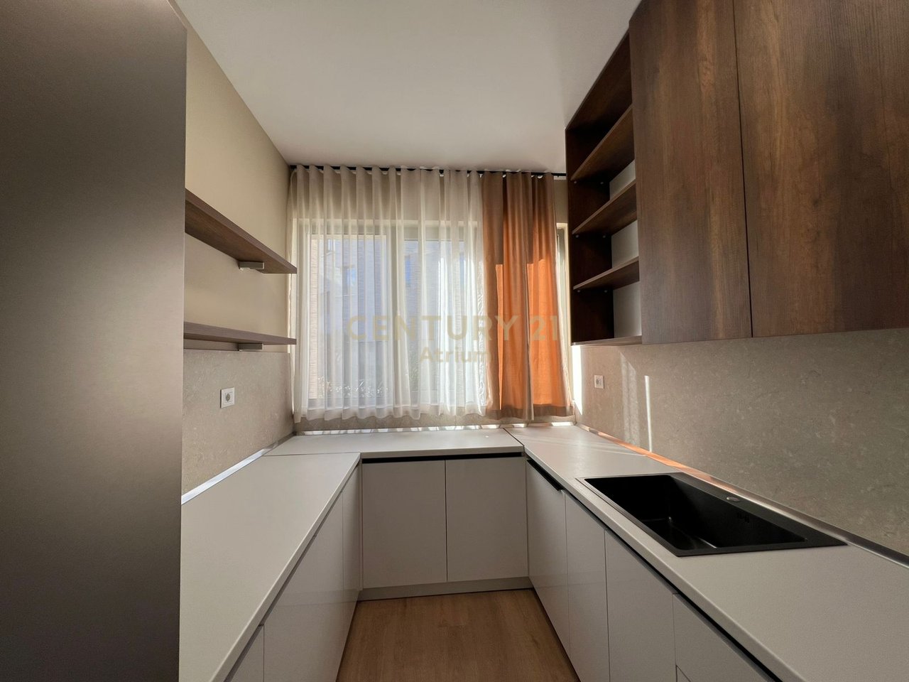 JAPIM ME QIRA APARTAMENT 2+1+2 Post parkimi TEK RESIDECA "Green Valley"