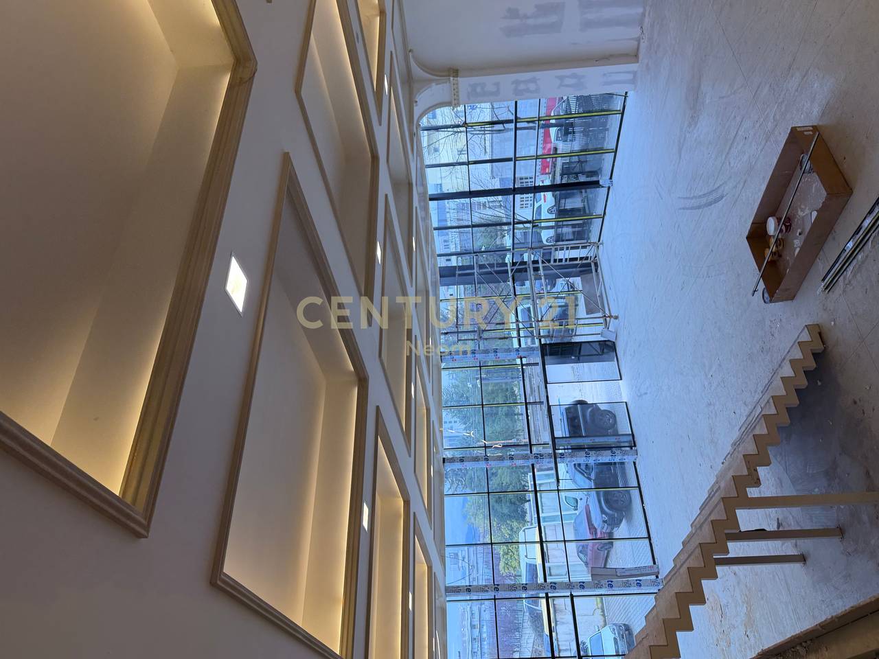 Locale Commerciale in Affitto – Casa Italia