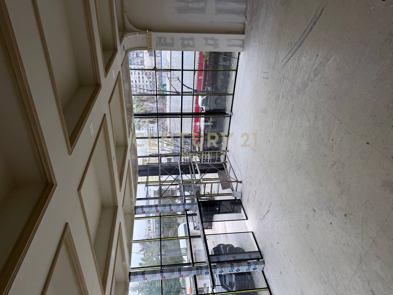 Locale Commerciale in Affitto – Casa Italia