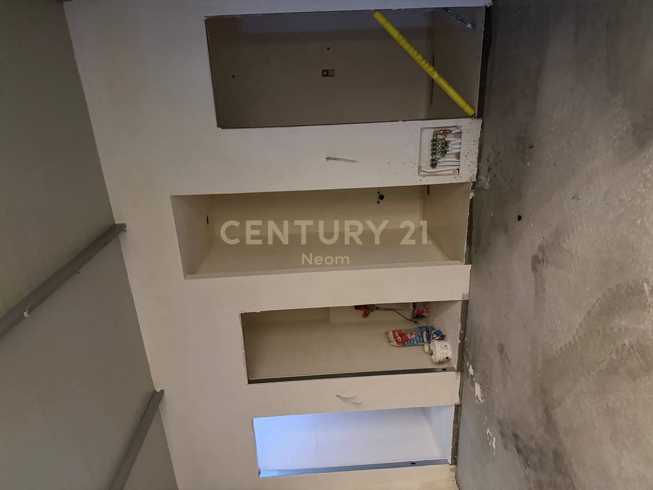 Locale Commerciale in Affitto – Casa Italia