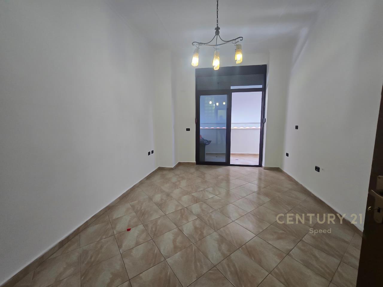 Japim Me Qira Ambjent Zyrash Tek Kompleksi Panorama