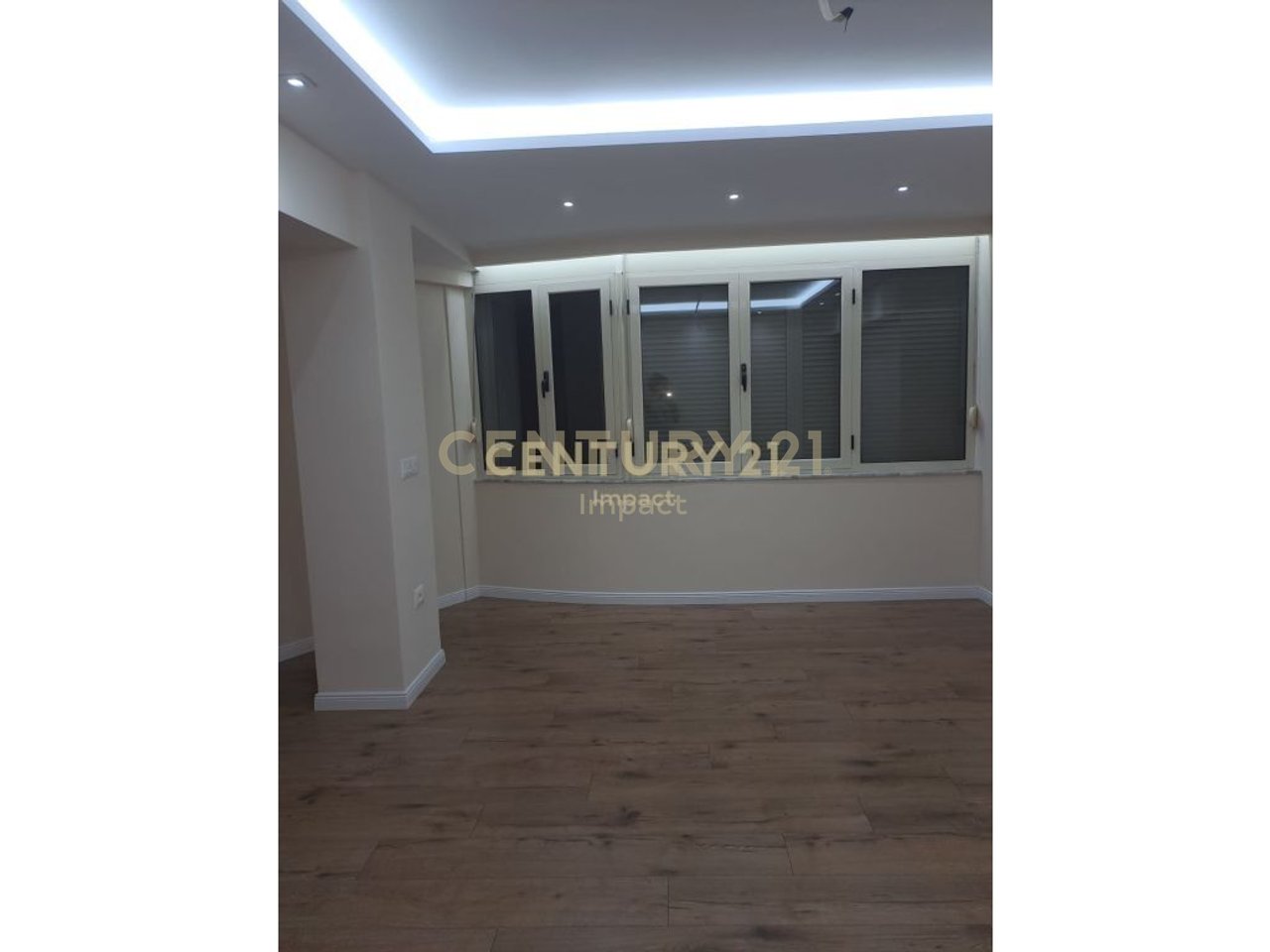 OFFICE FOR RENT ON 9 FLOORS, CENTER!