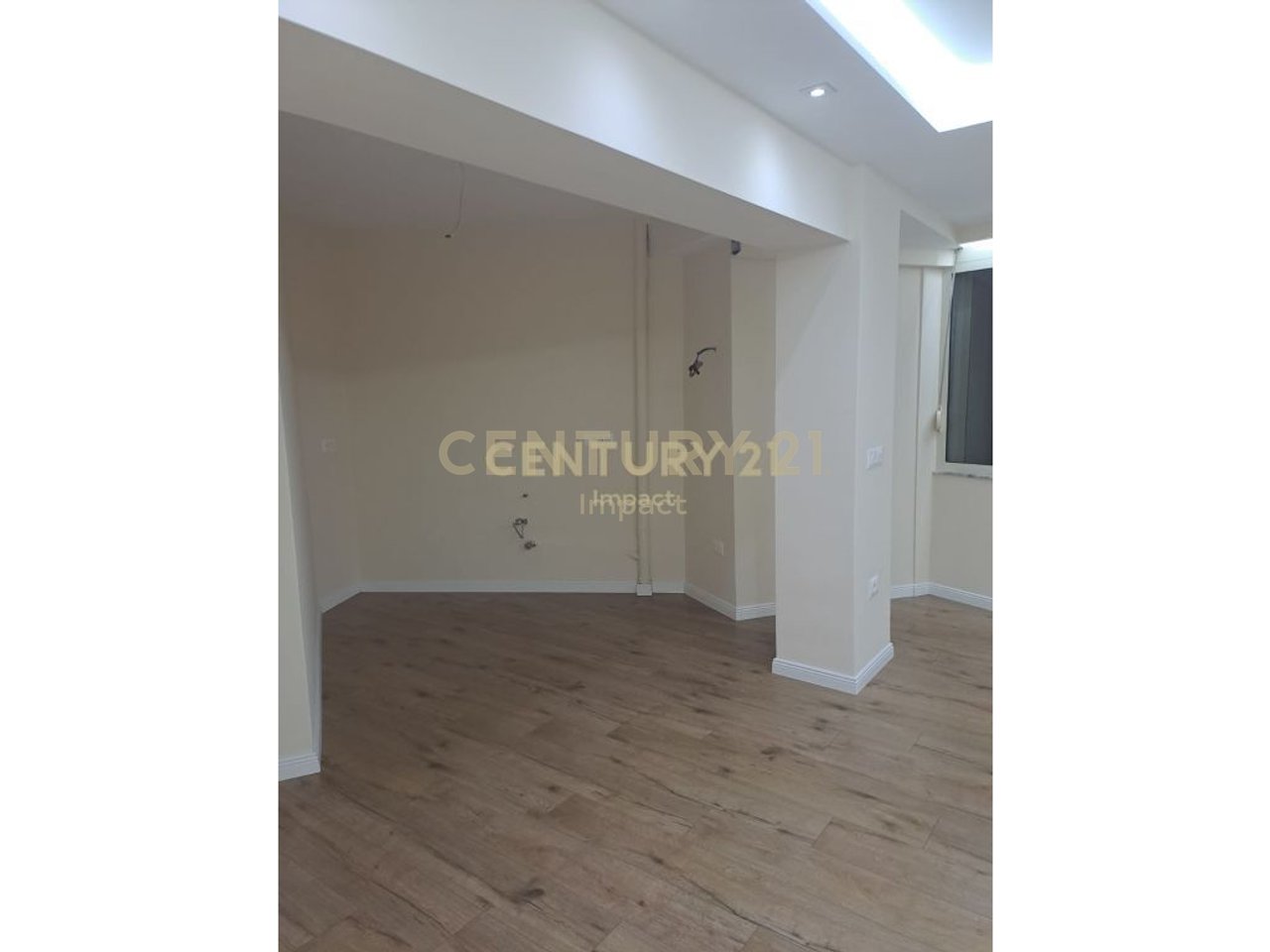 OFFICE FOR RENT ON 9 FLOORS, CENTER!