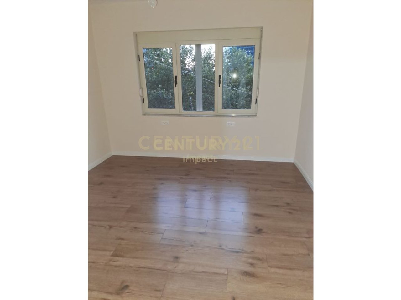 OFFICE FOR RENT ON 9 FLOORS, CENTER!