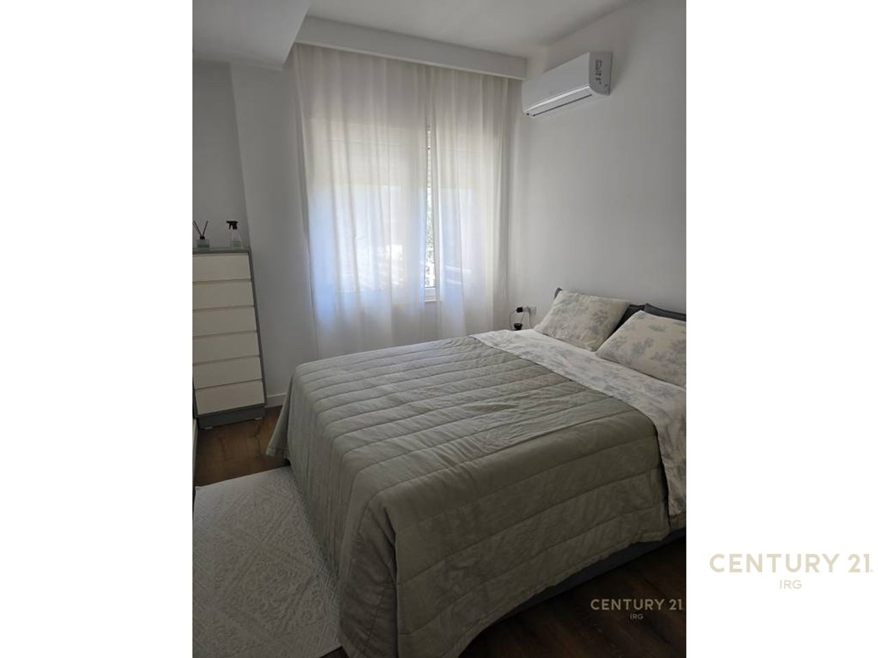 Shitet Apartament 3+1 tek
Rezidenca Kodra Diellit 1/ Zgjatimi.