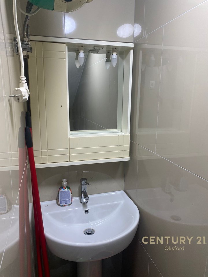 Locale Commerciale in Vendita a Vasil Shanto!