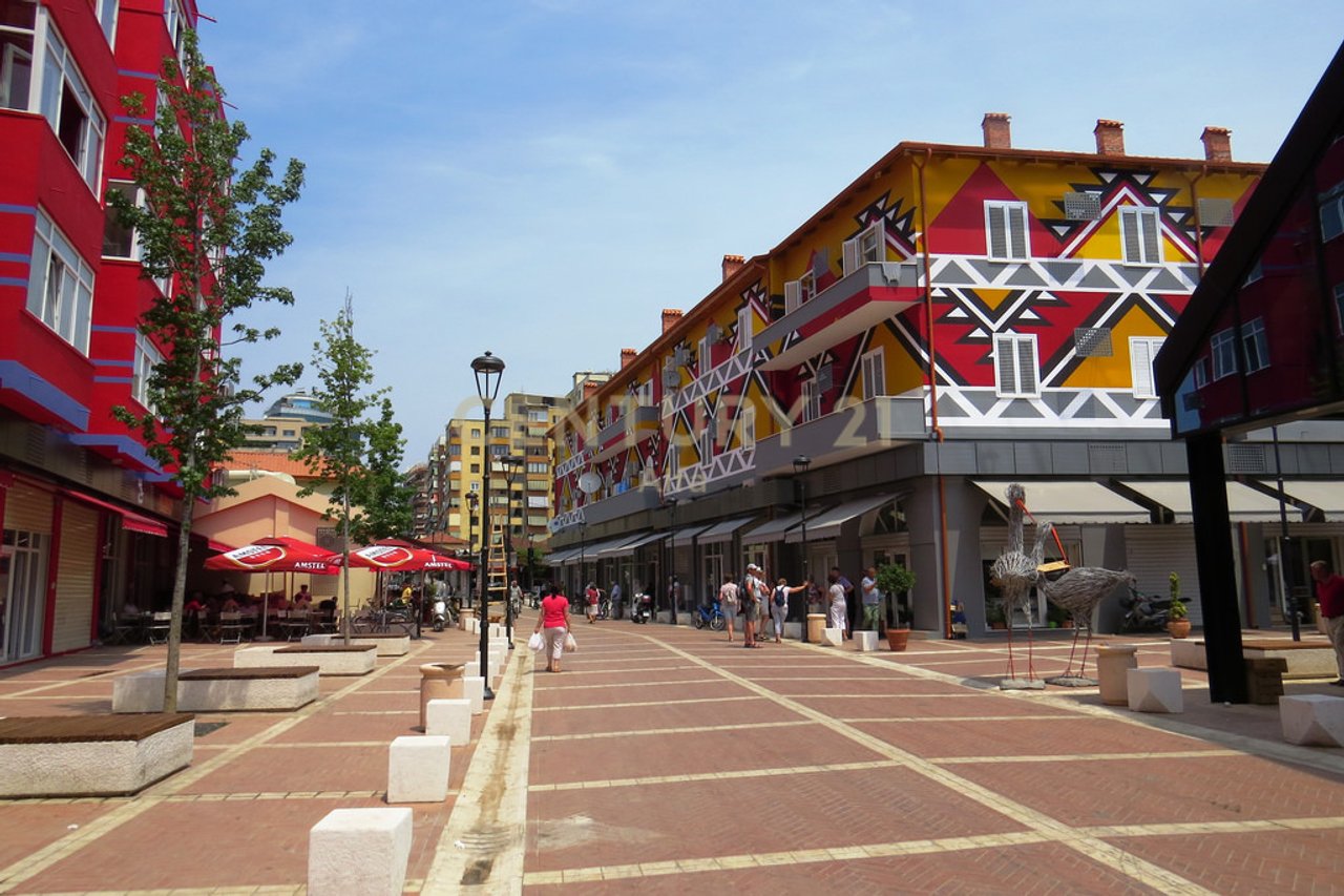 Spazio commerciale in vendita – Nuovo Bazaar