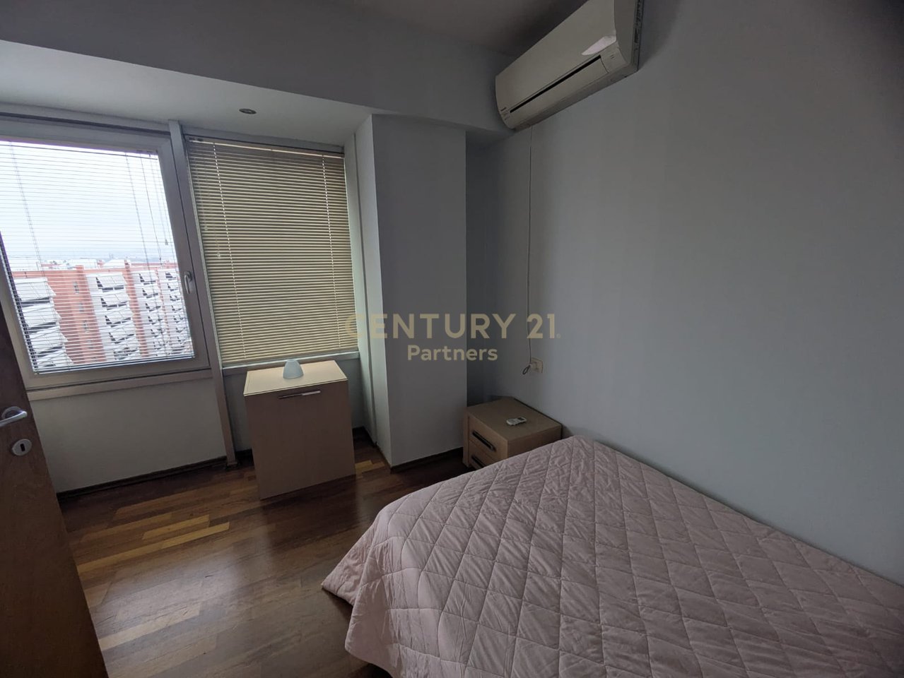 JEPET ME QIRA – APARTAMENT 2+1+2 TEK GLOBE, PERBALLE DELIJORGJIT