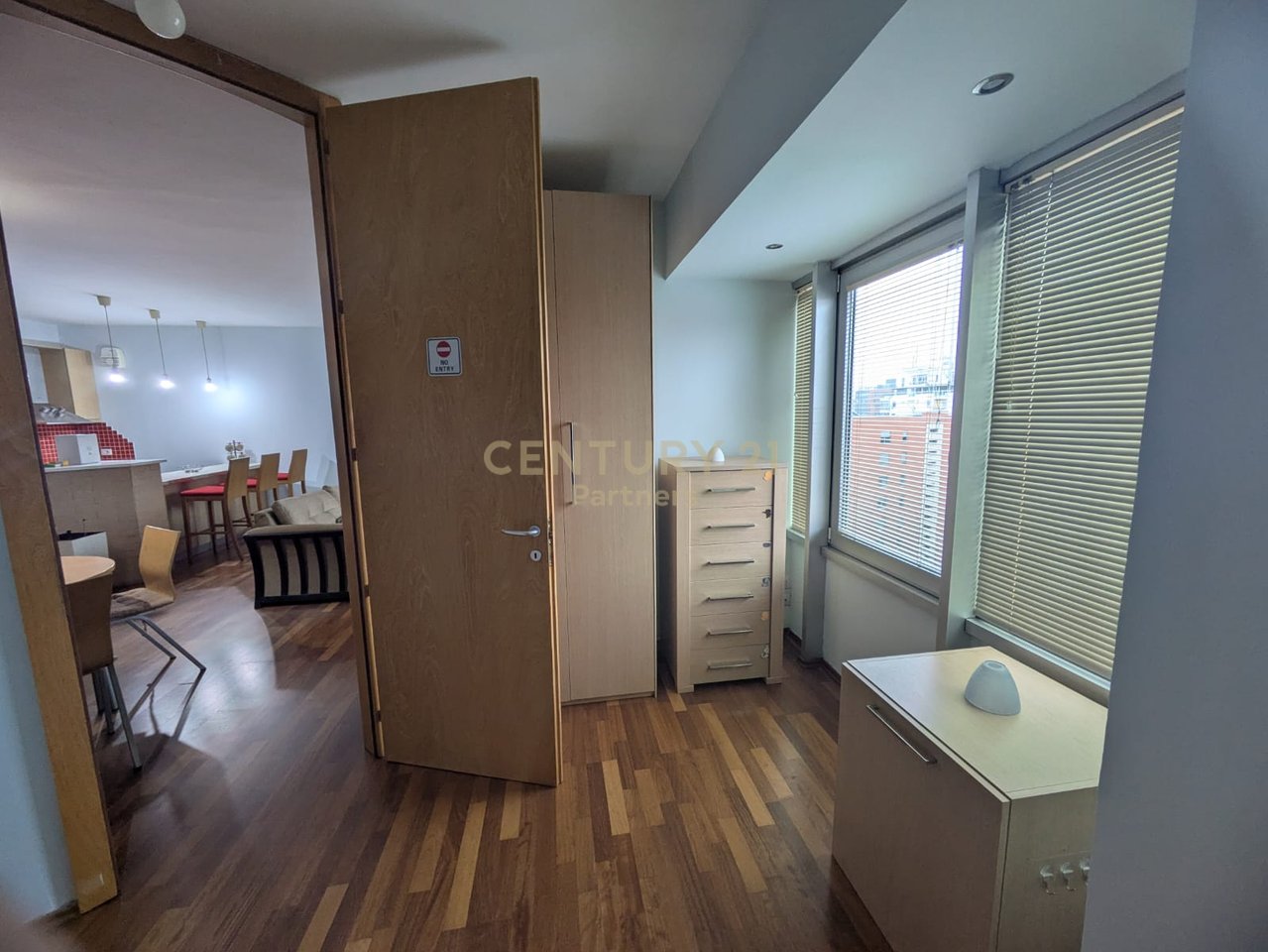 JEPET ME QIRA – APARTAMENT 2+1+2 TEK GLOBE, PERBALLE DELIJORGJIT