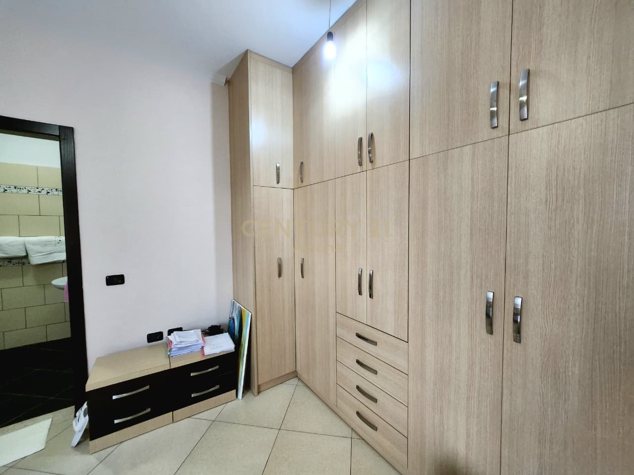 Apartament 3+1+2 në shitje – Rruga e Çipajve, Vlorë