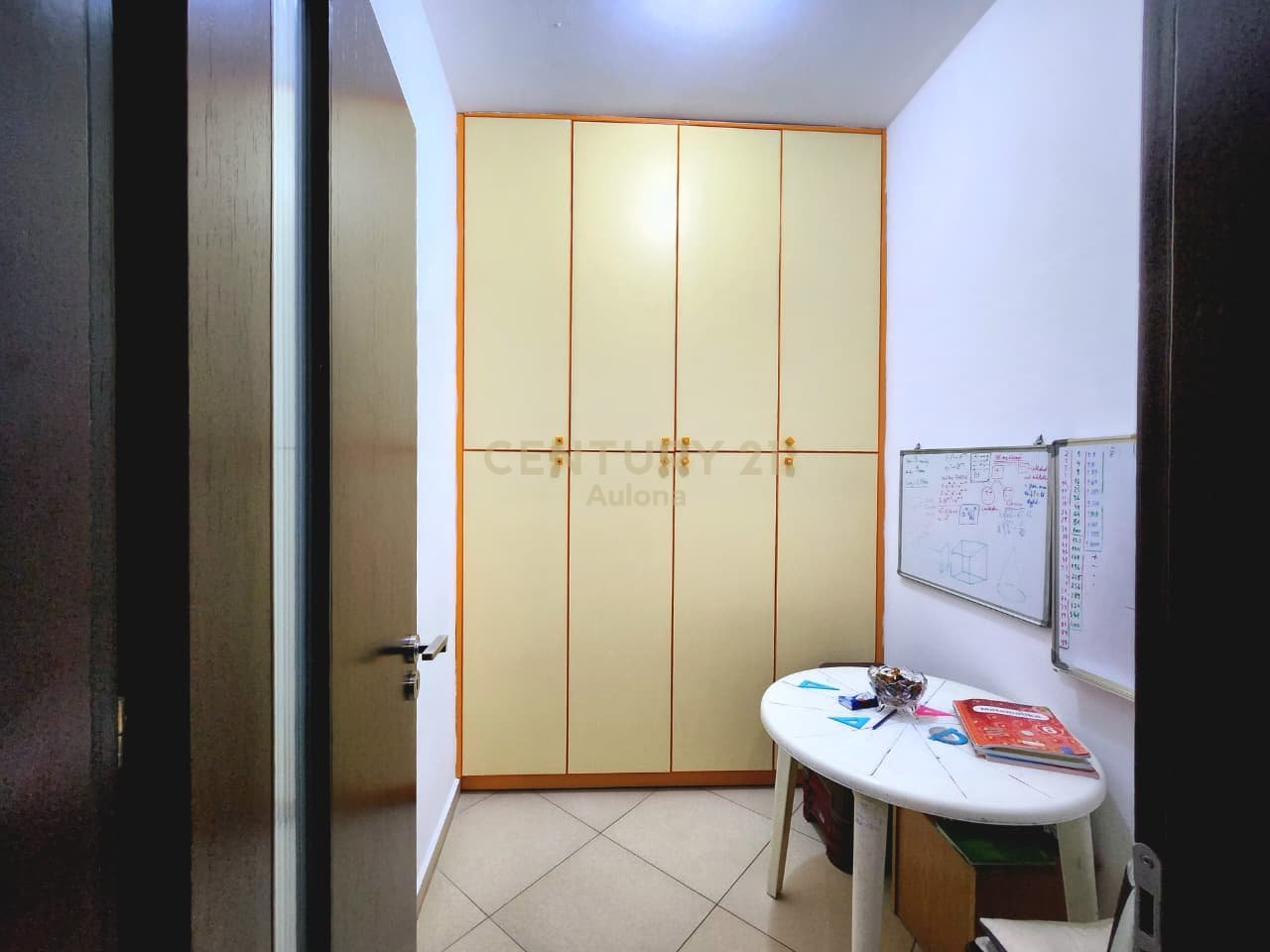 Apartament 3+1+2 në shitje – Rruga e Çipajve, Vlorë