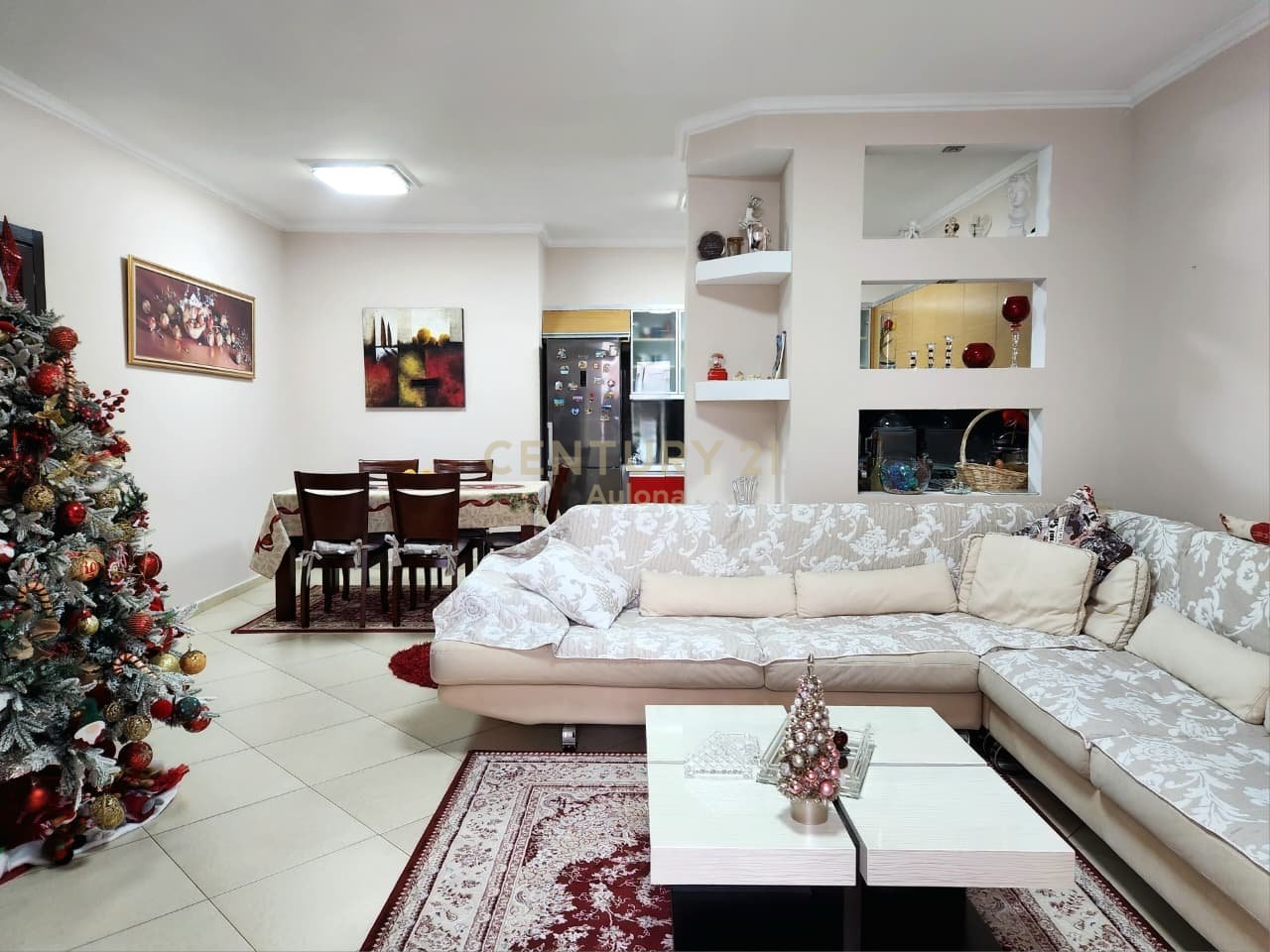 Apartament 3+1+2 në shitje – Rruga e Çipajve, Vlorë