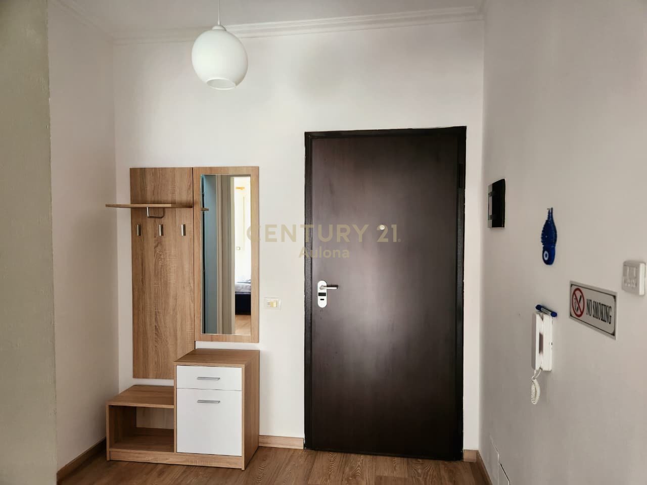 Apartament 1+1 për Shitje në Lungomare 1, Vijë e Parë