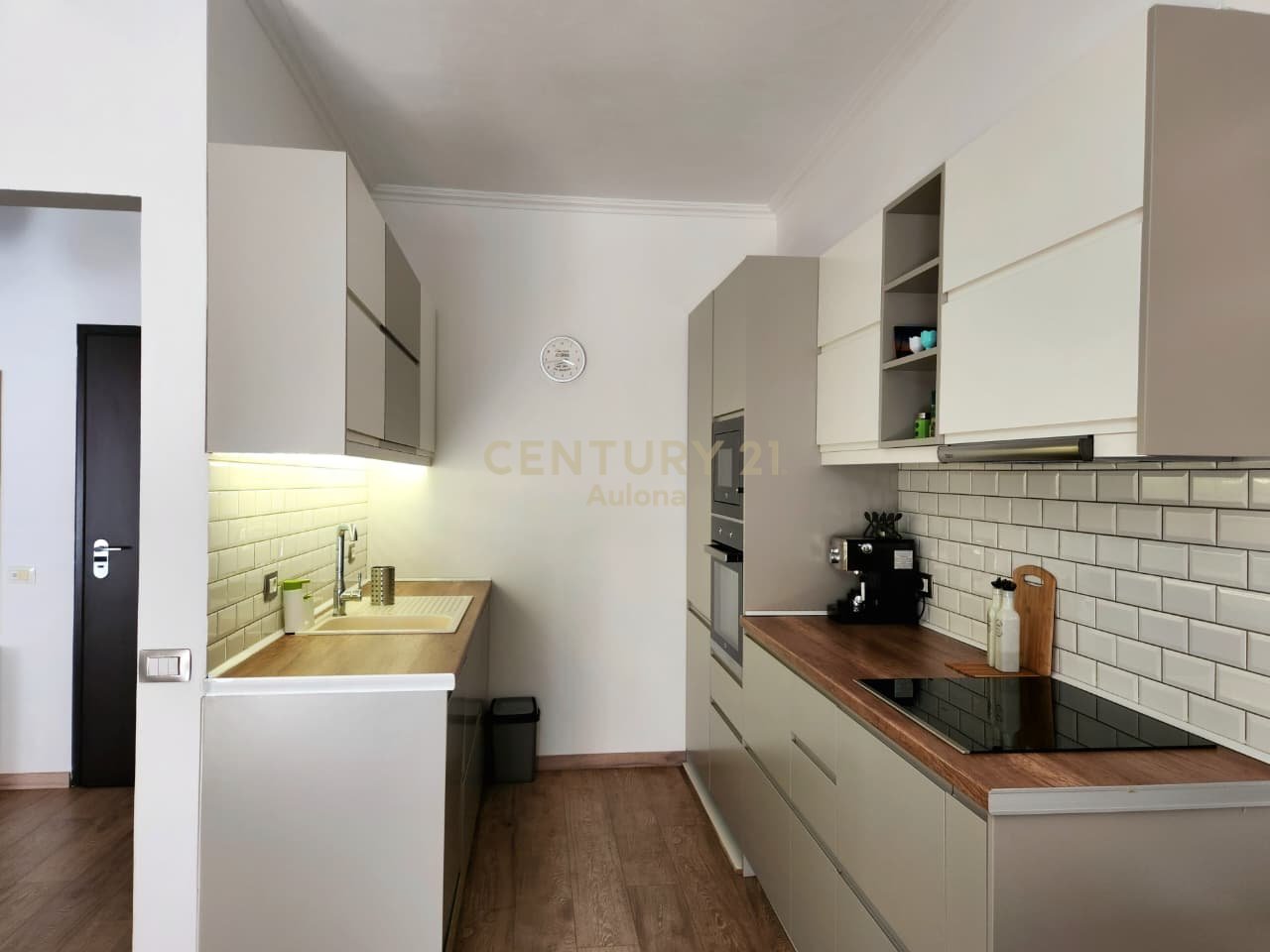 Apartament 1+1 për Shitje në Lungomare 1, Vijë e Parë