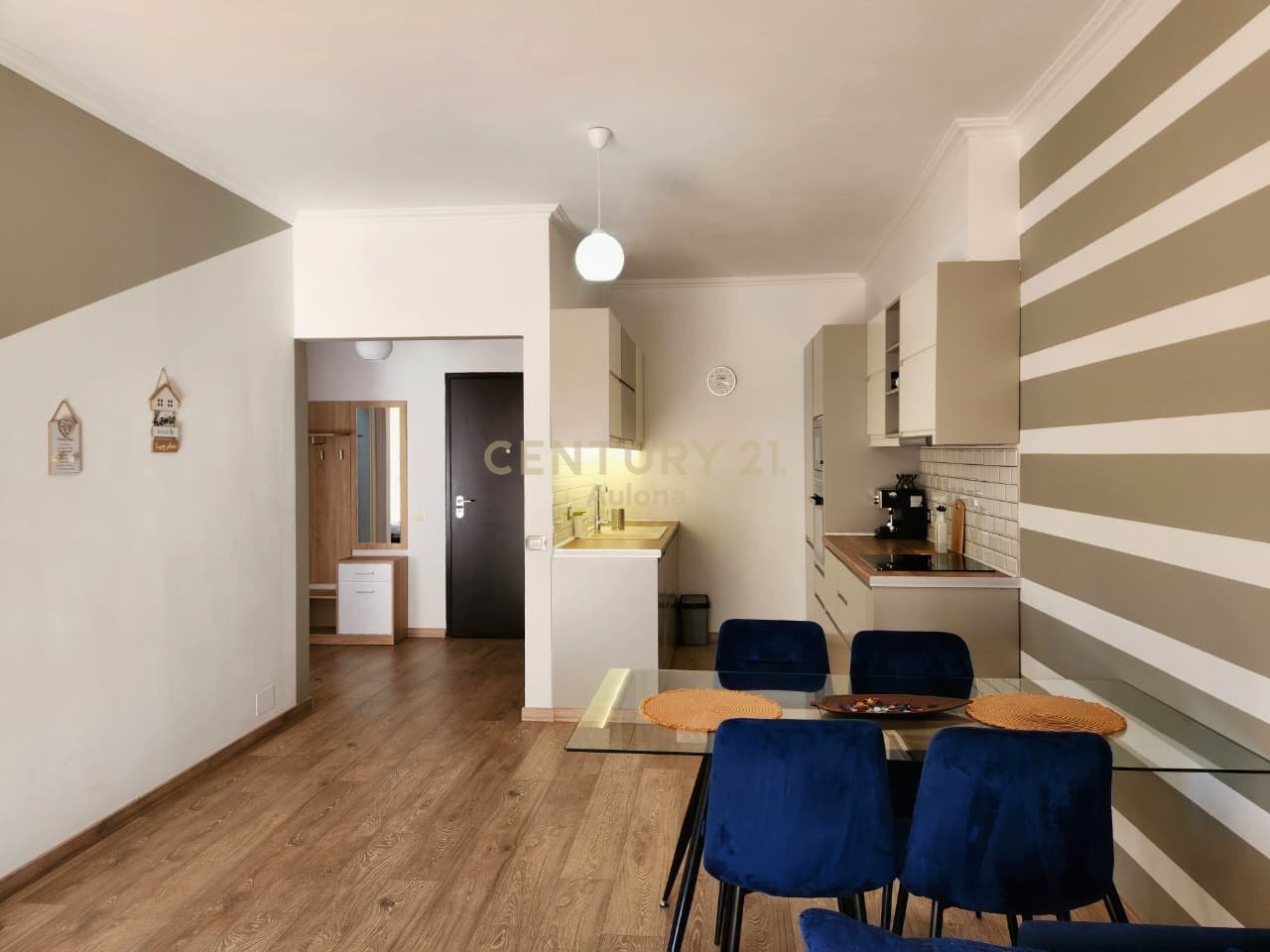 Apartament 1+1 për Shitje në Lungomare 1, Vijë e Parë