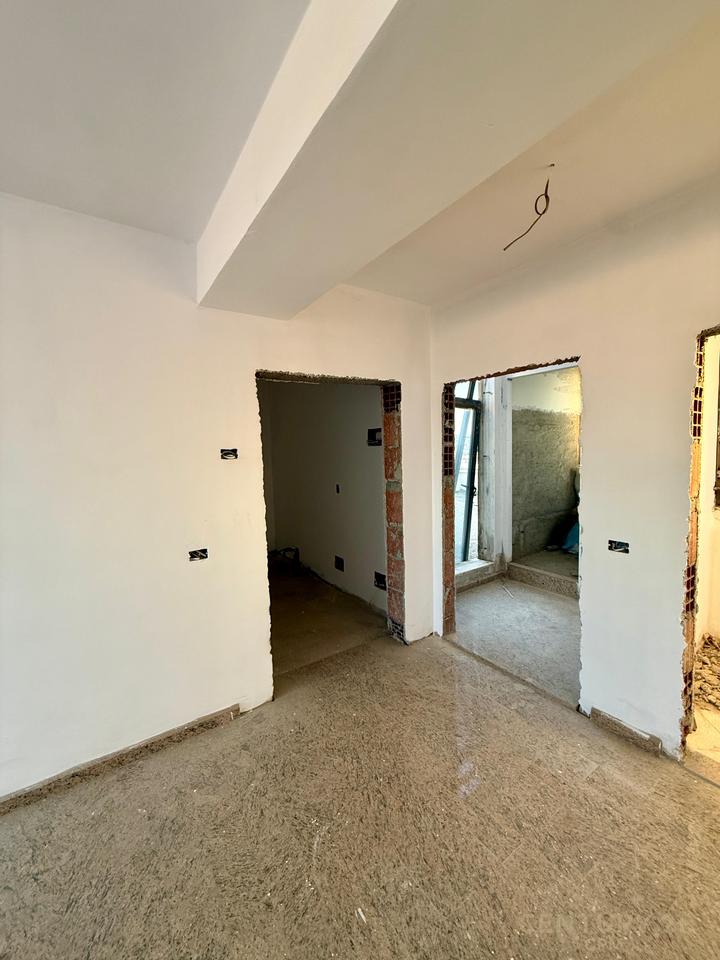 MISTO MAME SHESIM PENTHOUSE NE  RRUGEN  BESIM ALLA