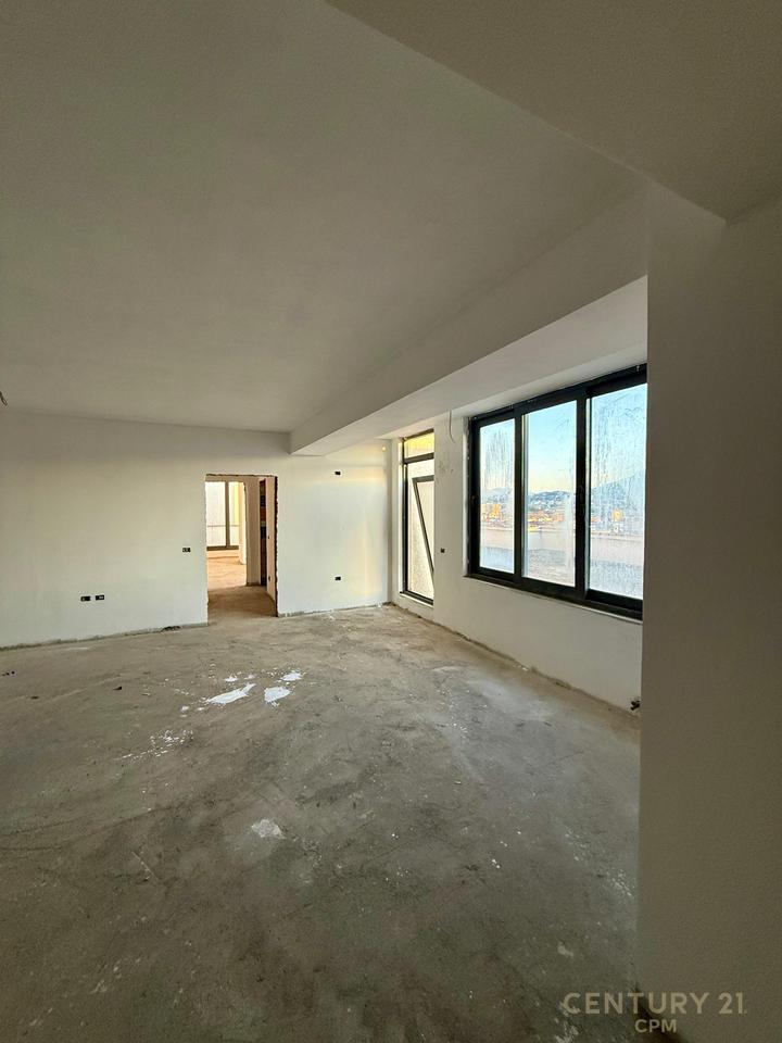 MISTO MAME SHESIM PENTHOUSE NE  RRUGEN  BESIM ALLA