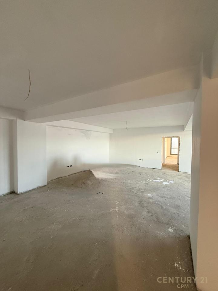 MISTO MAME SHESIM PENTHOUSE NE  RRUGEN  BESIM ALLA