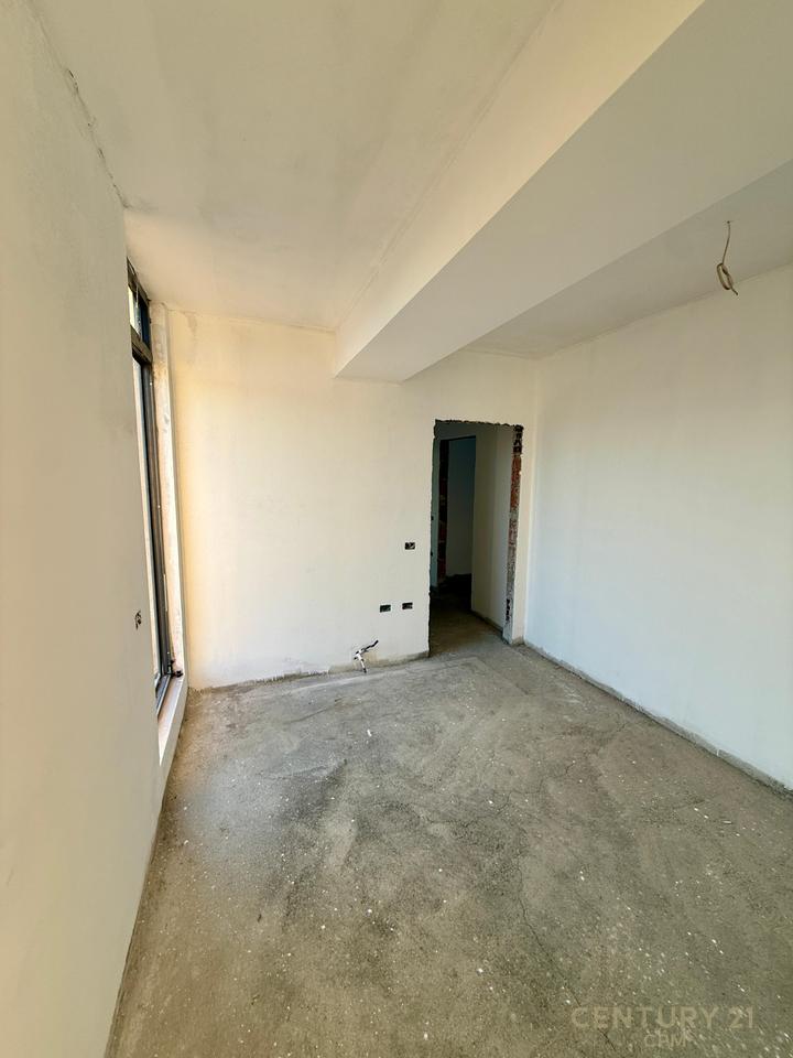 MISTO MAME SHESIM PENTHOUSE NE  RRUGEN  BESIM ALLA