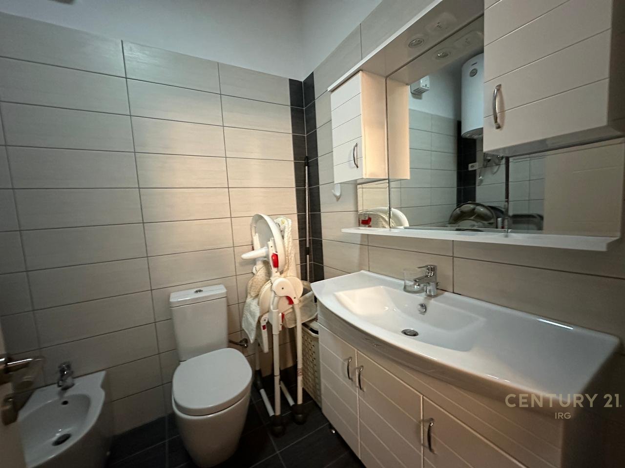 Shitet Apartament 2+1 në Astir – pranë Well!