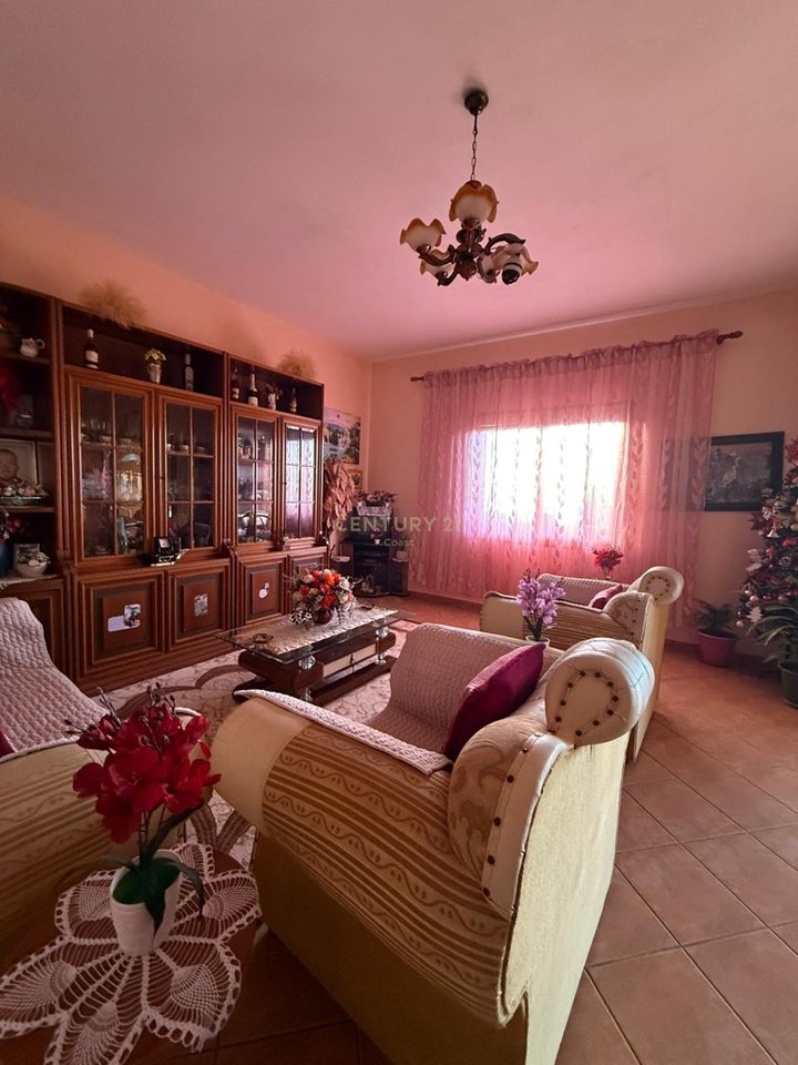 SHITET SHTEPI PRIVATE NE KANINE,VLORE,PAMJE E PLOTENNGA DETI DHE QYTETI!!!