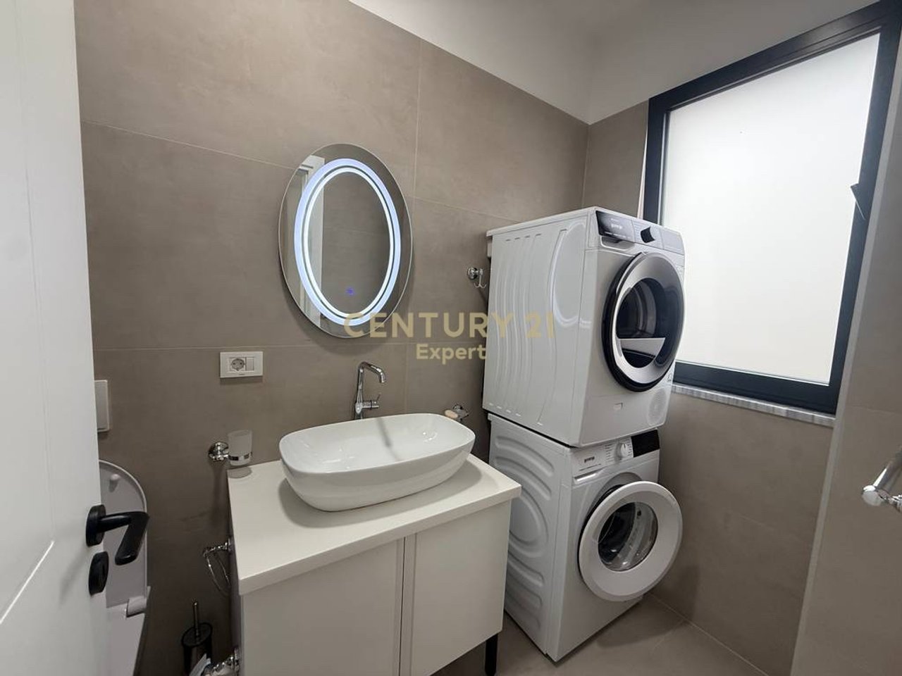 APARTMENT 2+1+2+PARKING PLACE FOR RENT IN DON BOSKO!