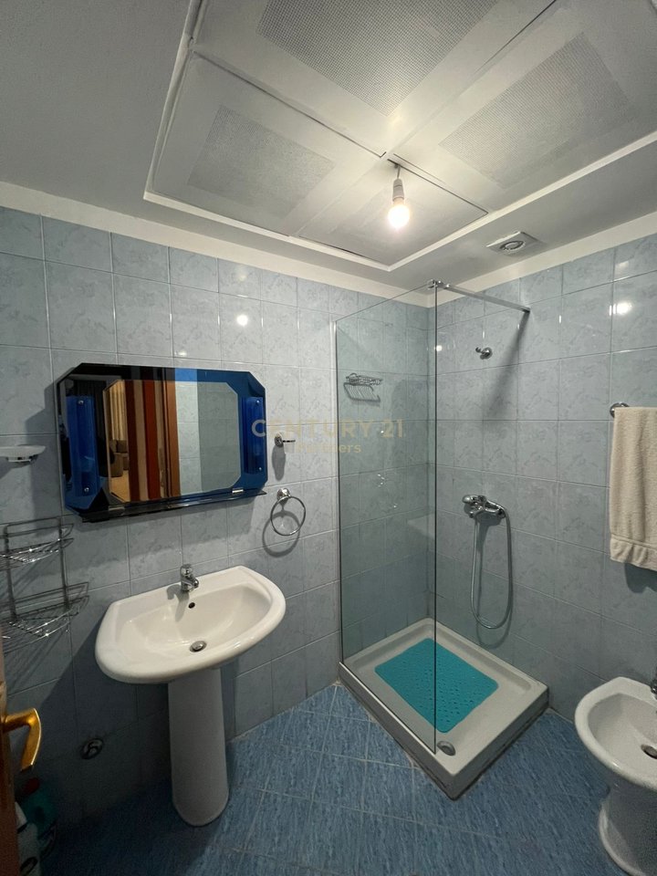 APARTAMENT 2+1+2 PËR QIRA – GLOBE, Ish Parku TIRANË