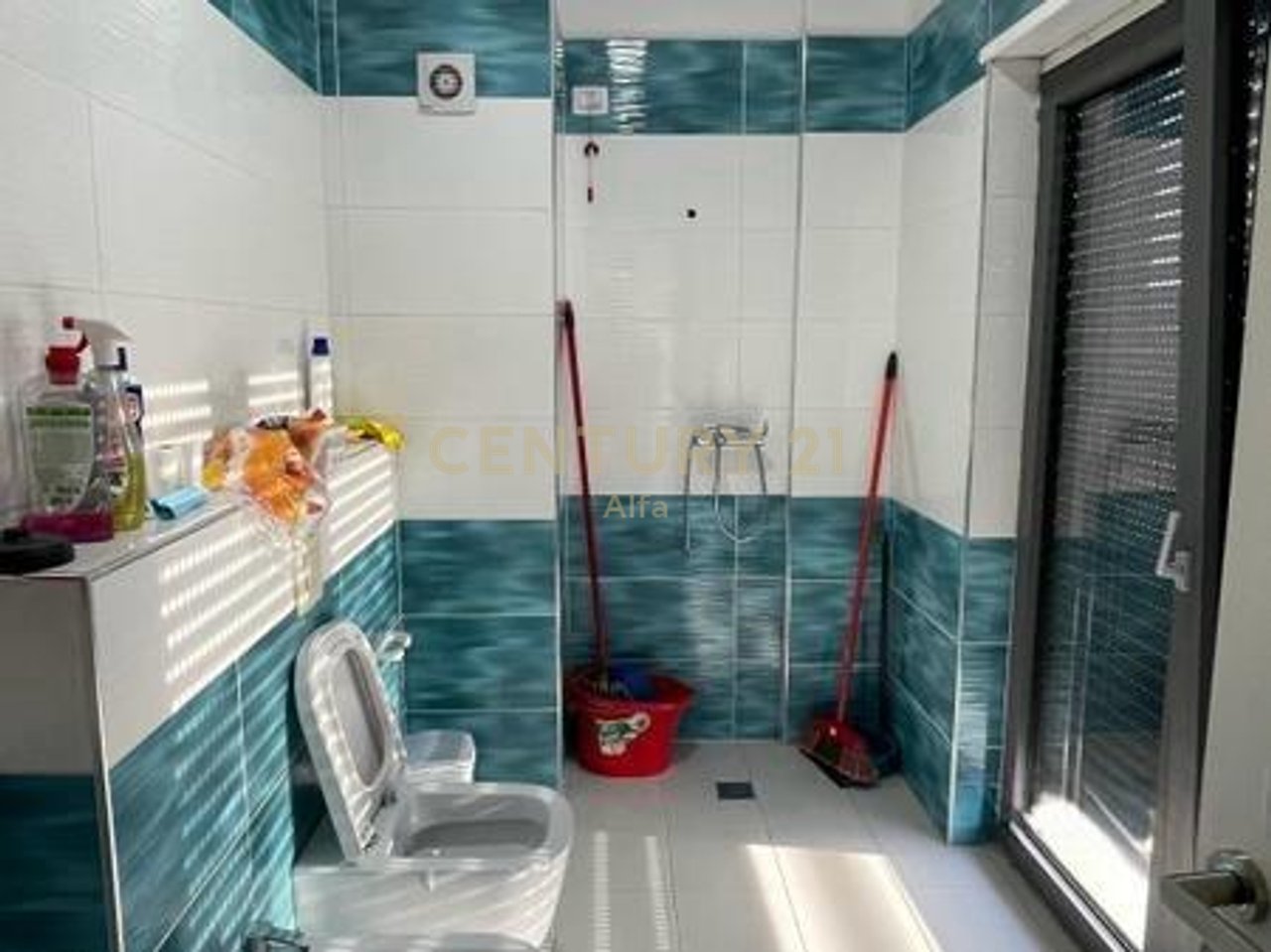 Jepet me qira ambient per zyra tek Zogu i Zi!