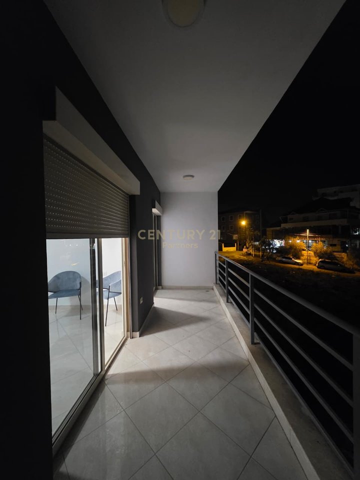 SHITET APARTAMENT 2+1+2 – SHKOZË, TIRANË
(Kompleksi TOM DOSHI)