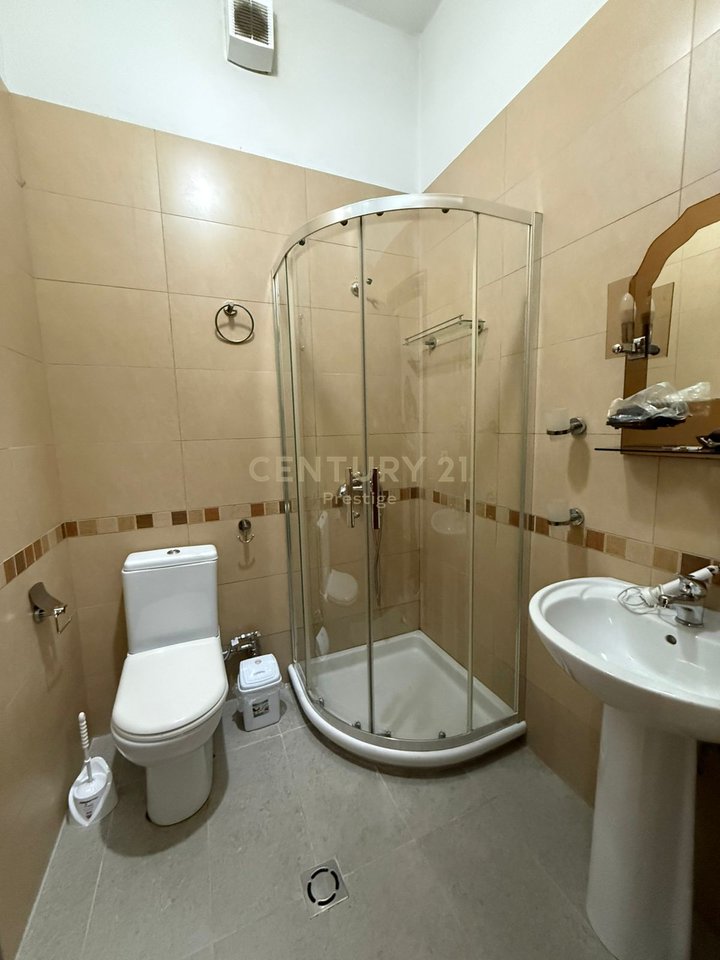 APPARTAMENTO 2+1 IN AFFITTO IN CENTRO VICINO A PIAZZA SKENDERBEJ, TIRANA!