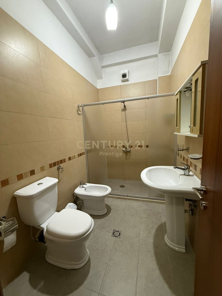 APPARTAMENTO 2+1 IN AFFITTO IN CENTRO VICINO A PIAZZA SKENDERBEJ, TIRANA!