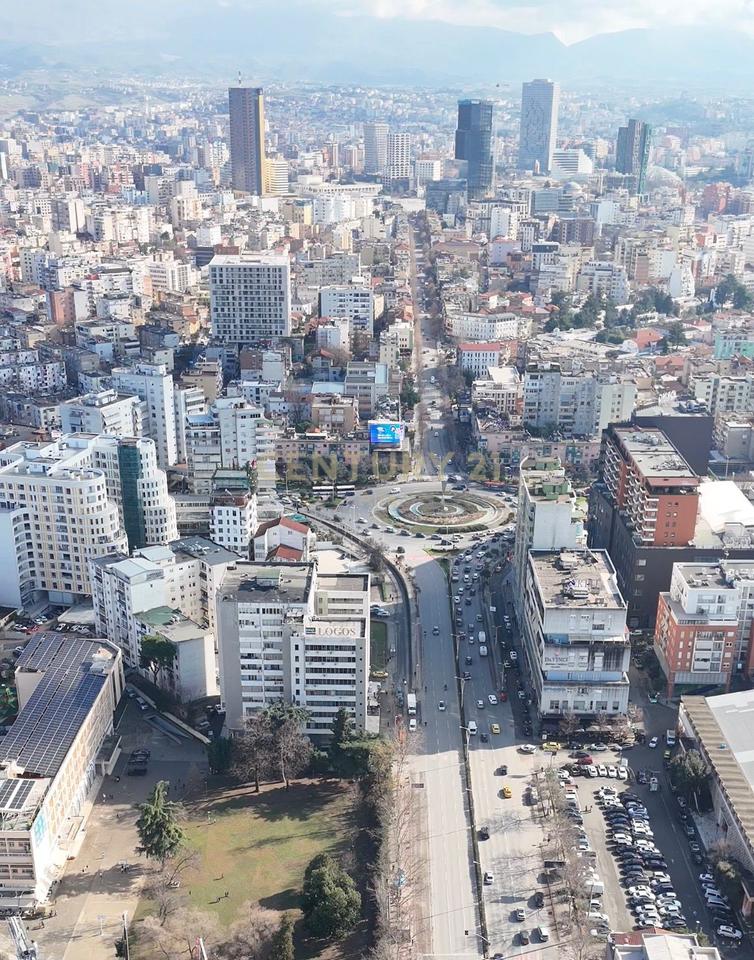 Shitet apartament 168 m2 tek Zogu i Zi!