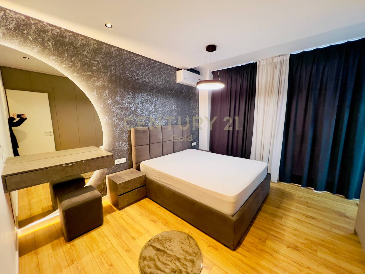 APARTAMENT  MODERN 2+1+2  TEK BULEVARDI I RI!