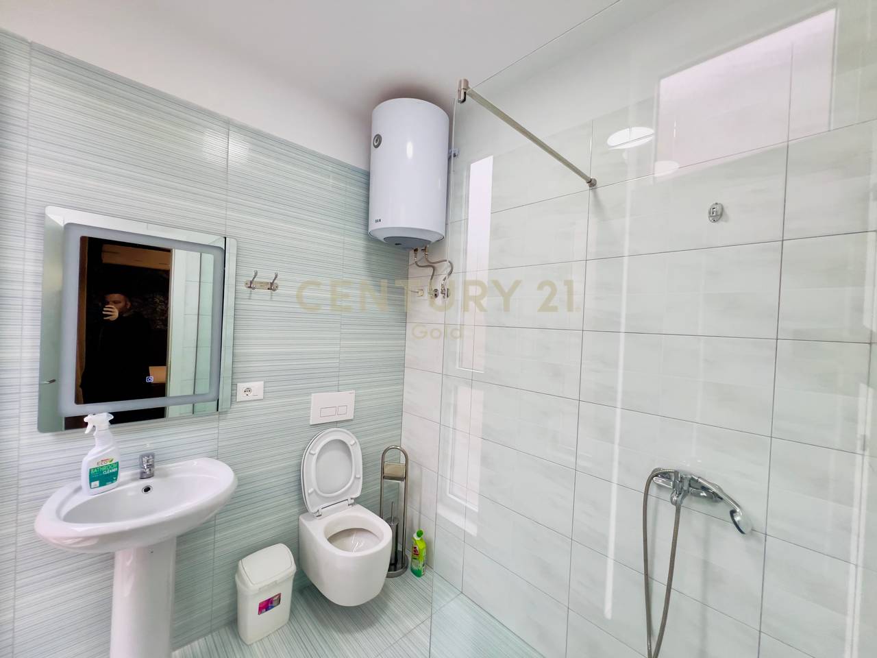 APARTAMENT  MODERN 2+1+2  TEK BULEVARDI I RI!