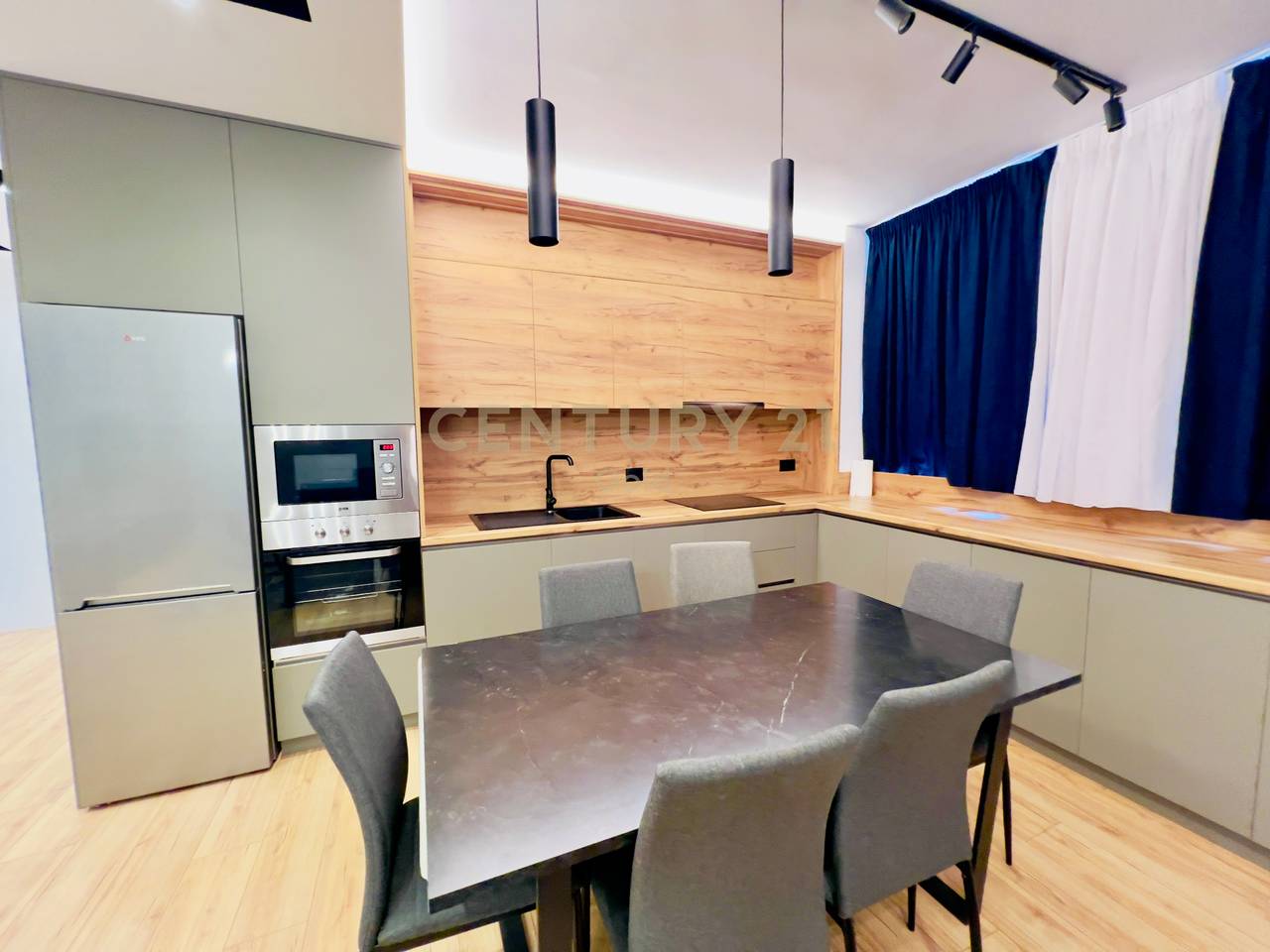 APARTAMENT  MODERN 2+1+2  TEK BULEVARDI I RI!