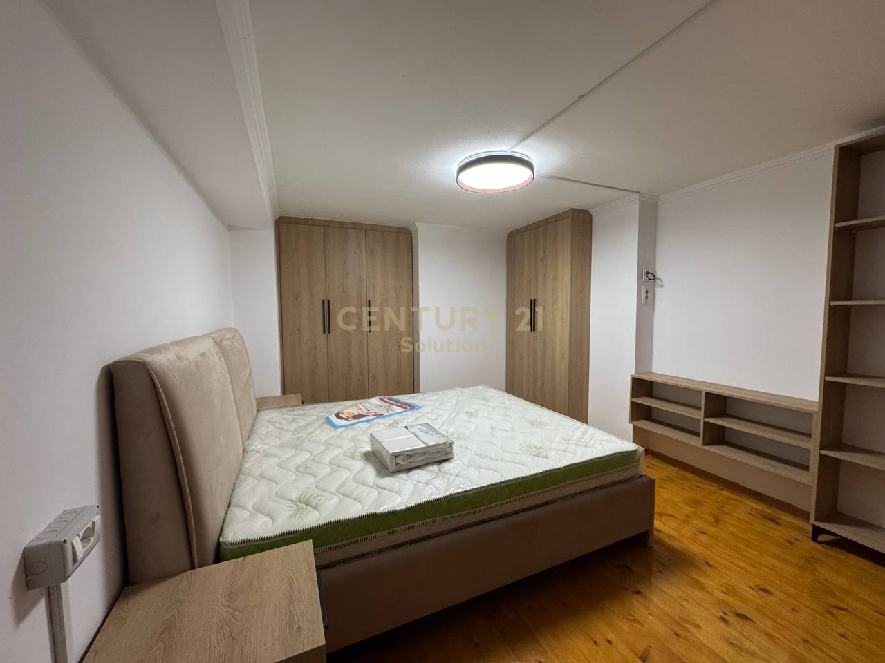 JAPIM ME QIRA DUPLEKS TE TIRANA GOLDEN PARK