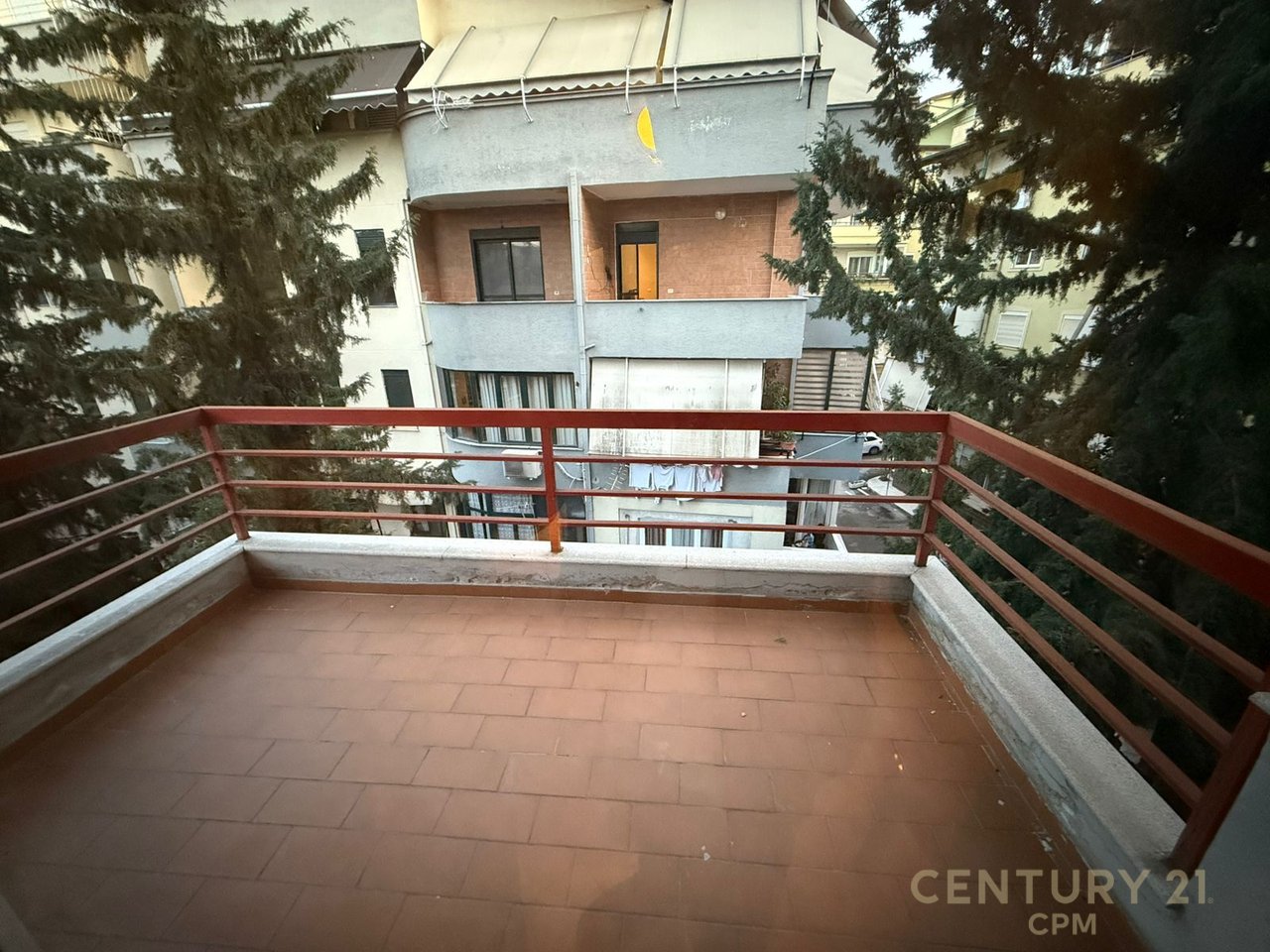 Apartament 2+1+2 Me Qira te Liqeni i Thatë, Colombo 2