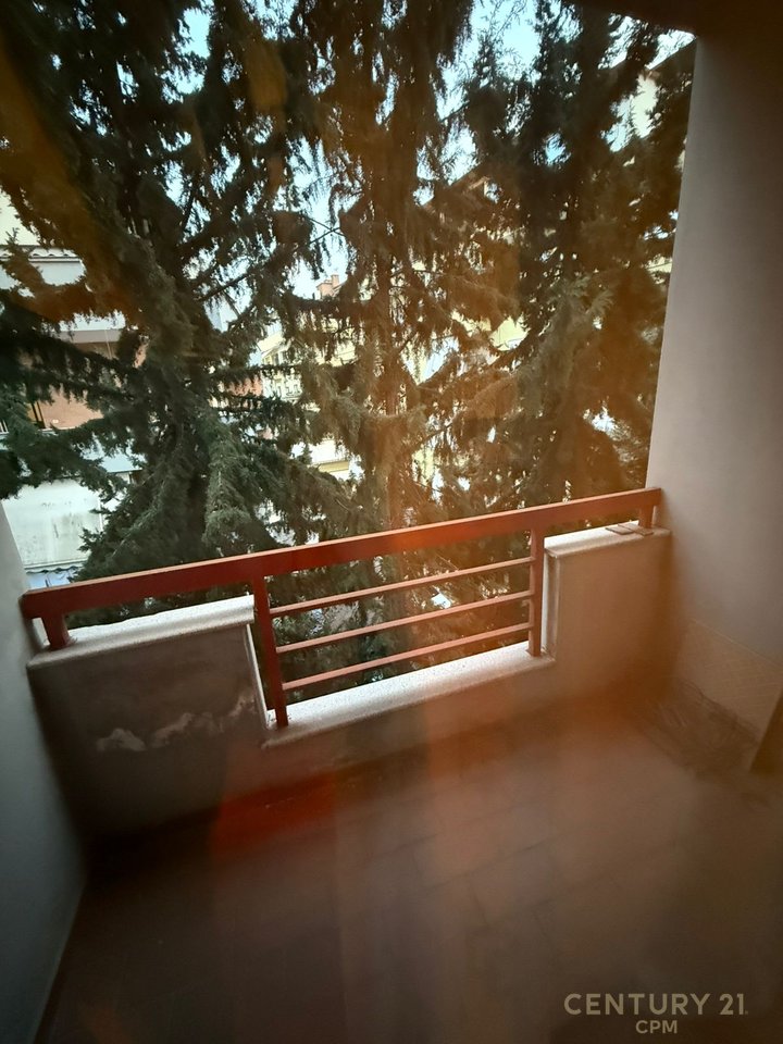 Apartament 2+1+2 Me Qira te Liqeni i Thatë, Colombo 2