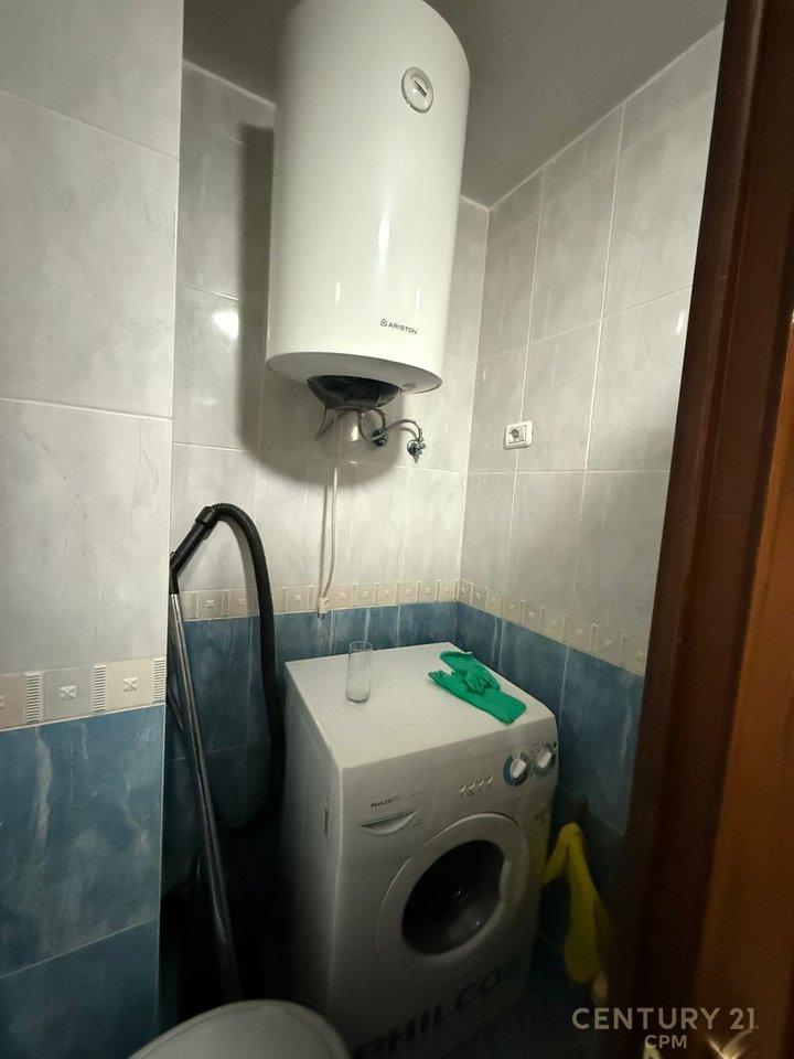 Apartament 2+1+2 Me Qira te Liqeni i Thatë, Colombo 2