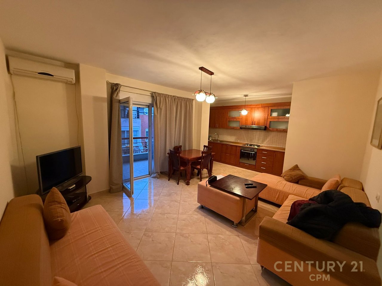 Apartament 2+1+2 Me Qira te Liqeni i Thatë, Colombo 2