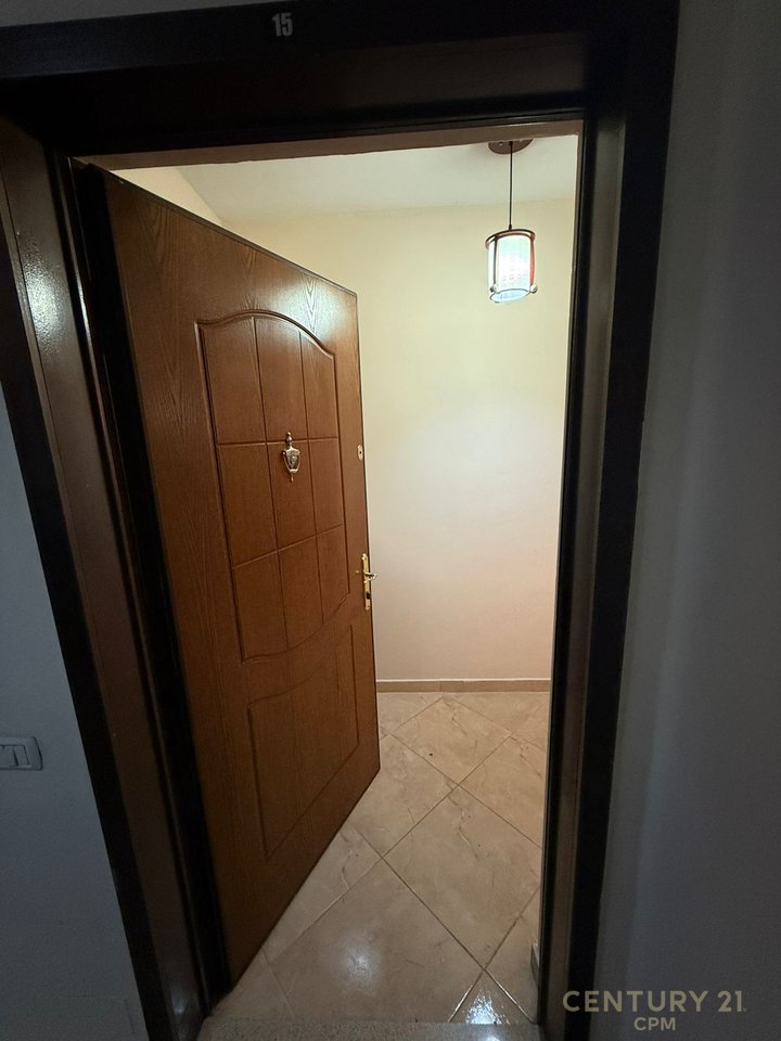 Apartament 2+1+2 Me Qira te Liqeni i Thatë, Colombo 2