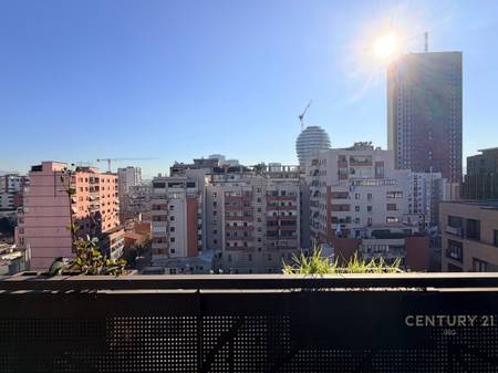 JEPET ME QIRA APARTAMENT 1+1 TEK RRUGA BARRIKADAVE !