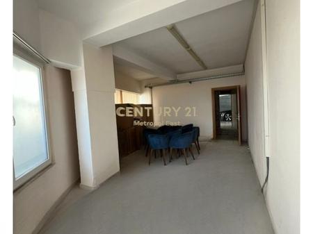 Shitet ambient tek Kodra e Diellit 1