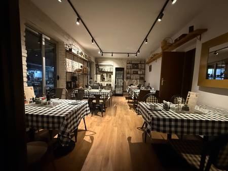 Shitet biznes Bar Restorant prane 21 Dhjetorit!