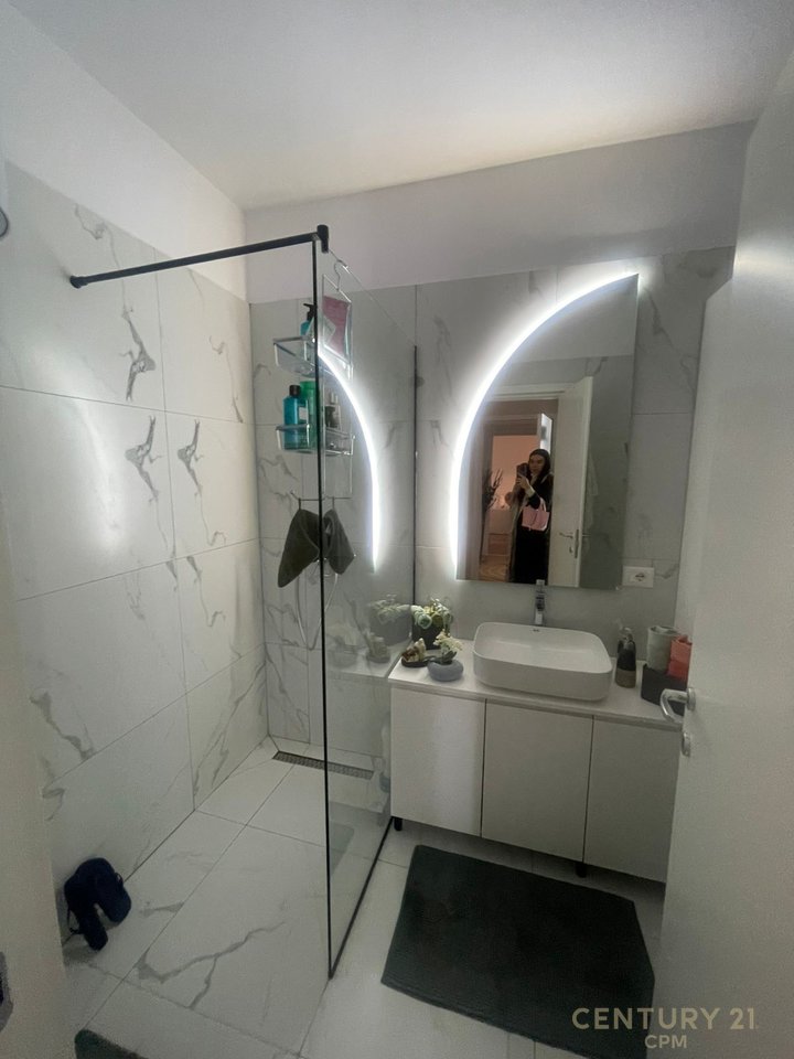 Apartment 2+1+2 with Parking for Sale at an Extra Price – Bulevardi i Ri, Tirana