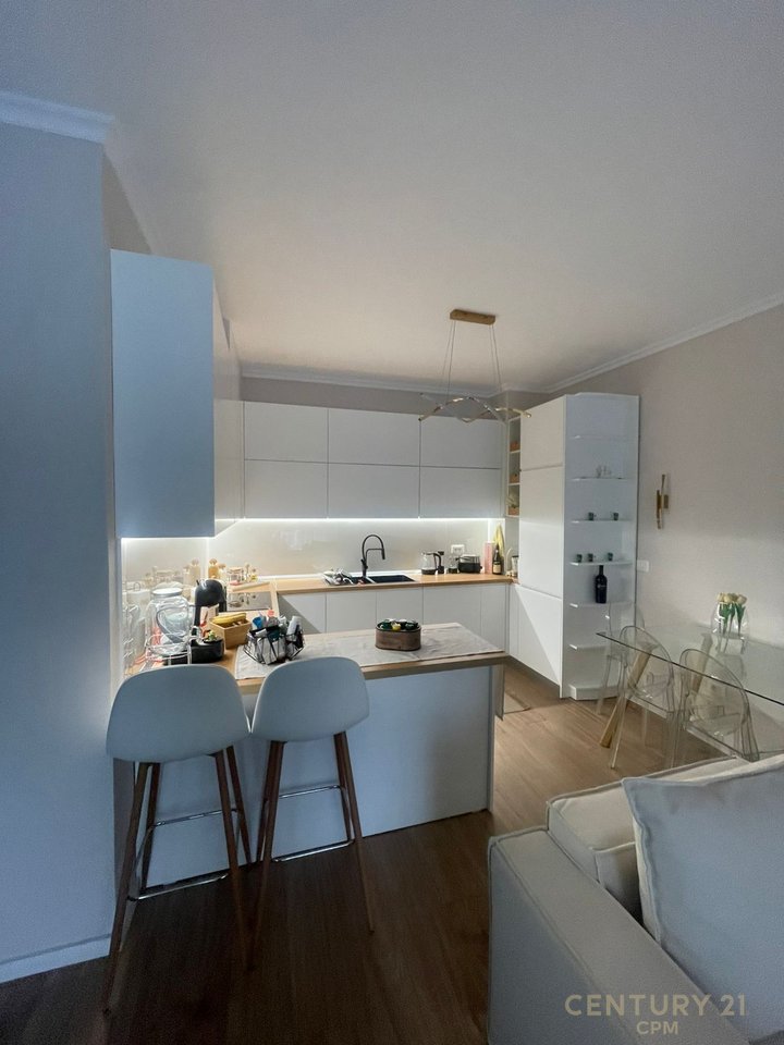 Apartment 2+1+2 with Parking for Sale at an Extra Price – Bulevardi i Ri, Tirana