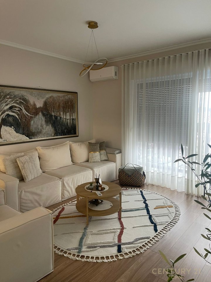 Apartment 2+1+2 with Parking for Sale at an Extra Price – Bulevardi i Ri, Tirana