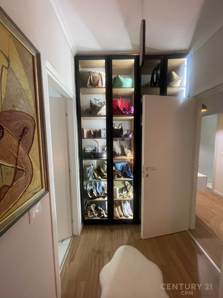 Apartment 2+1+2 with Parking for Sale at an Extra Price – Bulevardi i Ri, Tirana