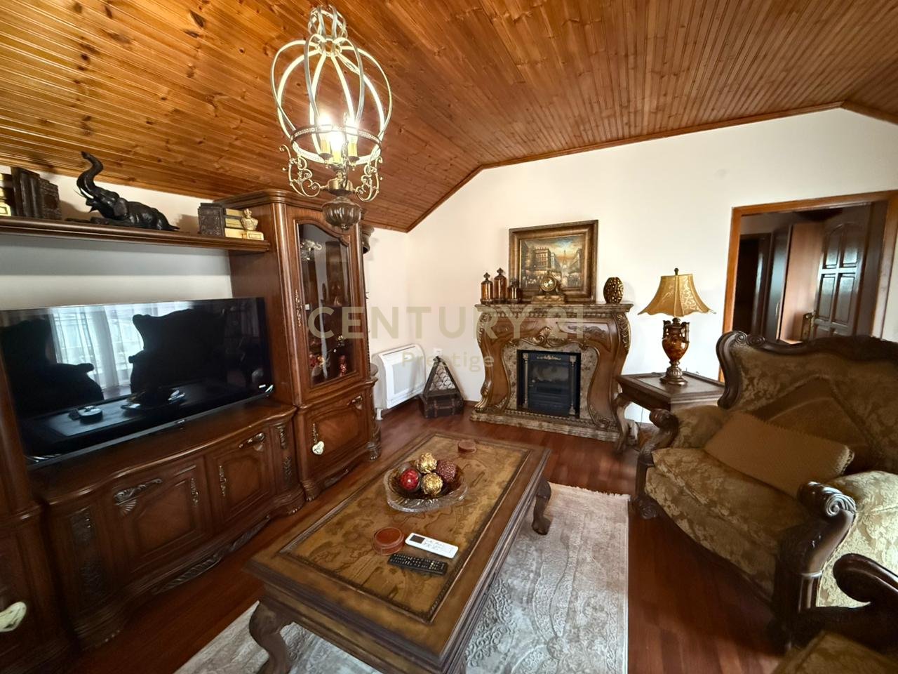 VILE ME QIRA, VENDOSUR NE ZONEN E XHAMLLIKUT, TIRANE!