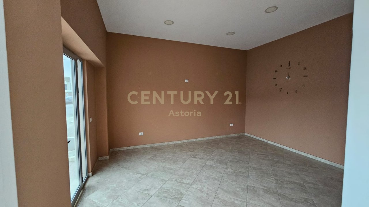 Unit for sale near the Blue Mosque, Linz.